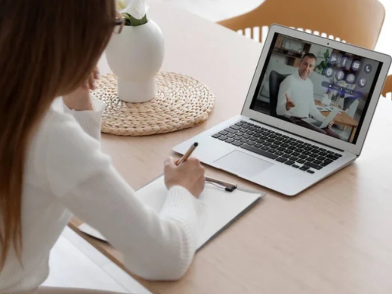 Online psihoterapija nekim ljudima može olakšati dobivanje terapije